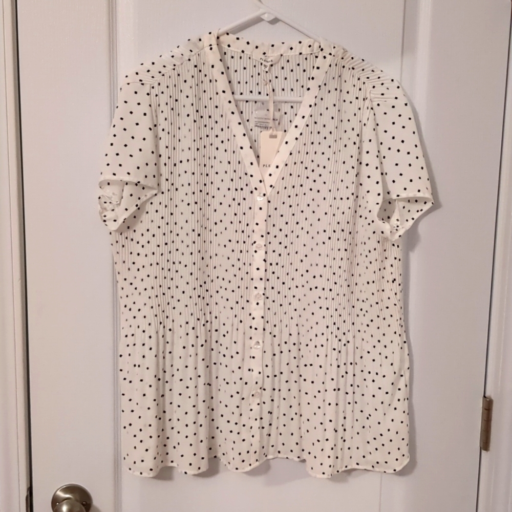 NWT Pleione Top Sz L